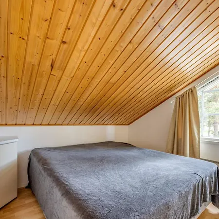 Meritaehti 34 For 10 Persons Services Near Incl Ac, Hot Tub 1 Fill Per 칼라조키